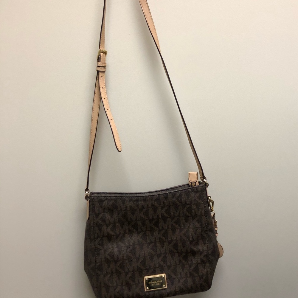 Crossbody MK